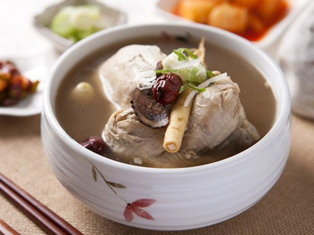 Canh nhân sâm hạt sen